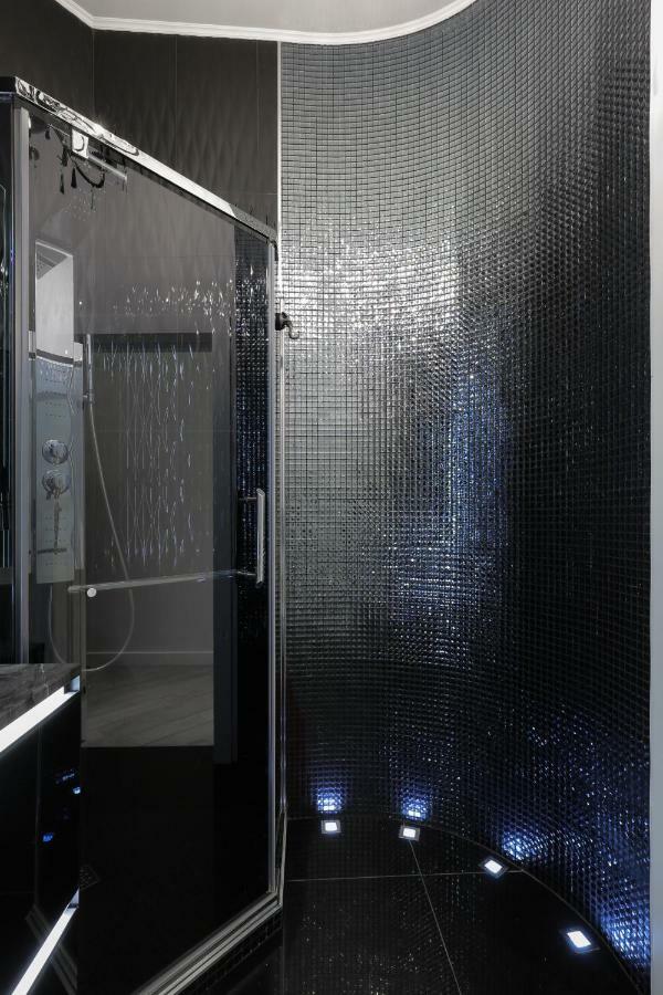 Black&White Apartment In Smart Plaza Kyiv Exterior photo